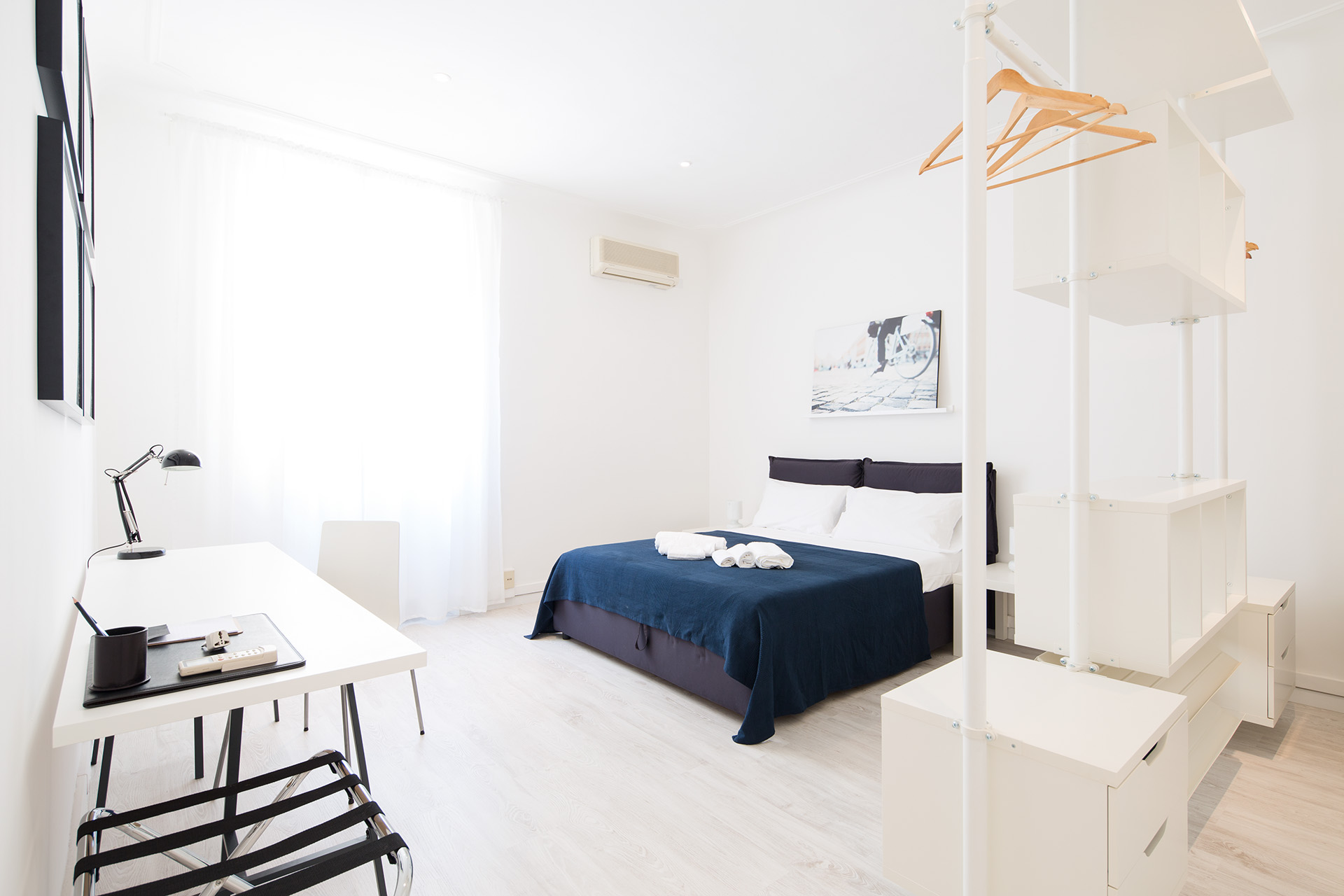 Fotografia d'interni: camera da letto della casa vacanze Home Inn Rome. copyright © _nf