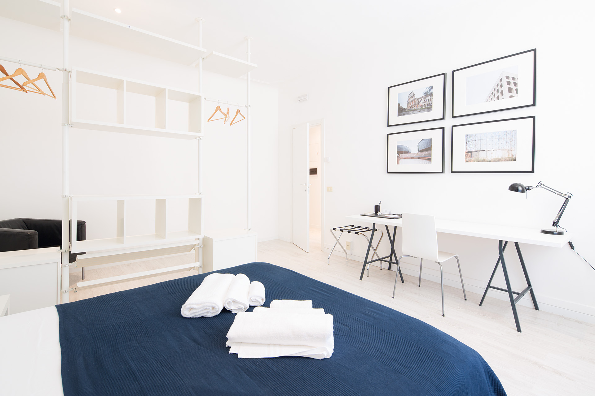 Fotografia d'interni: camera da letto della casa vacanze Home Inn Rome. copyright © _nf