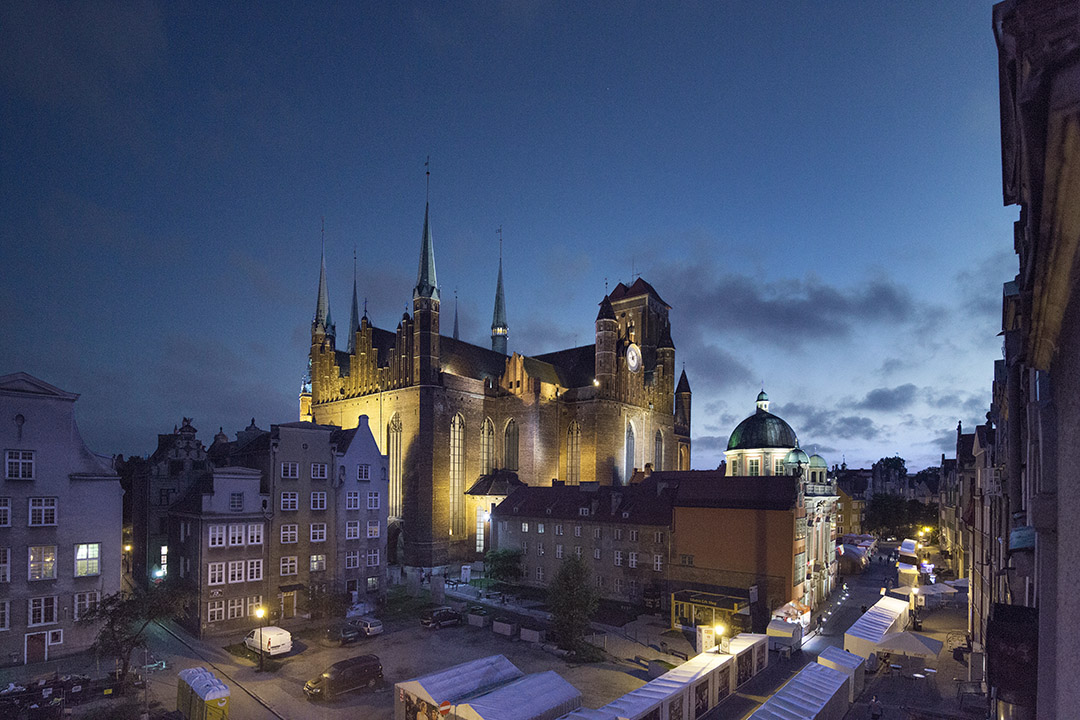 Gdansk - Basilica of the Assumption of the Blessed Virgin Mary by night - viaggiare in Polonia