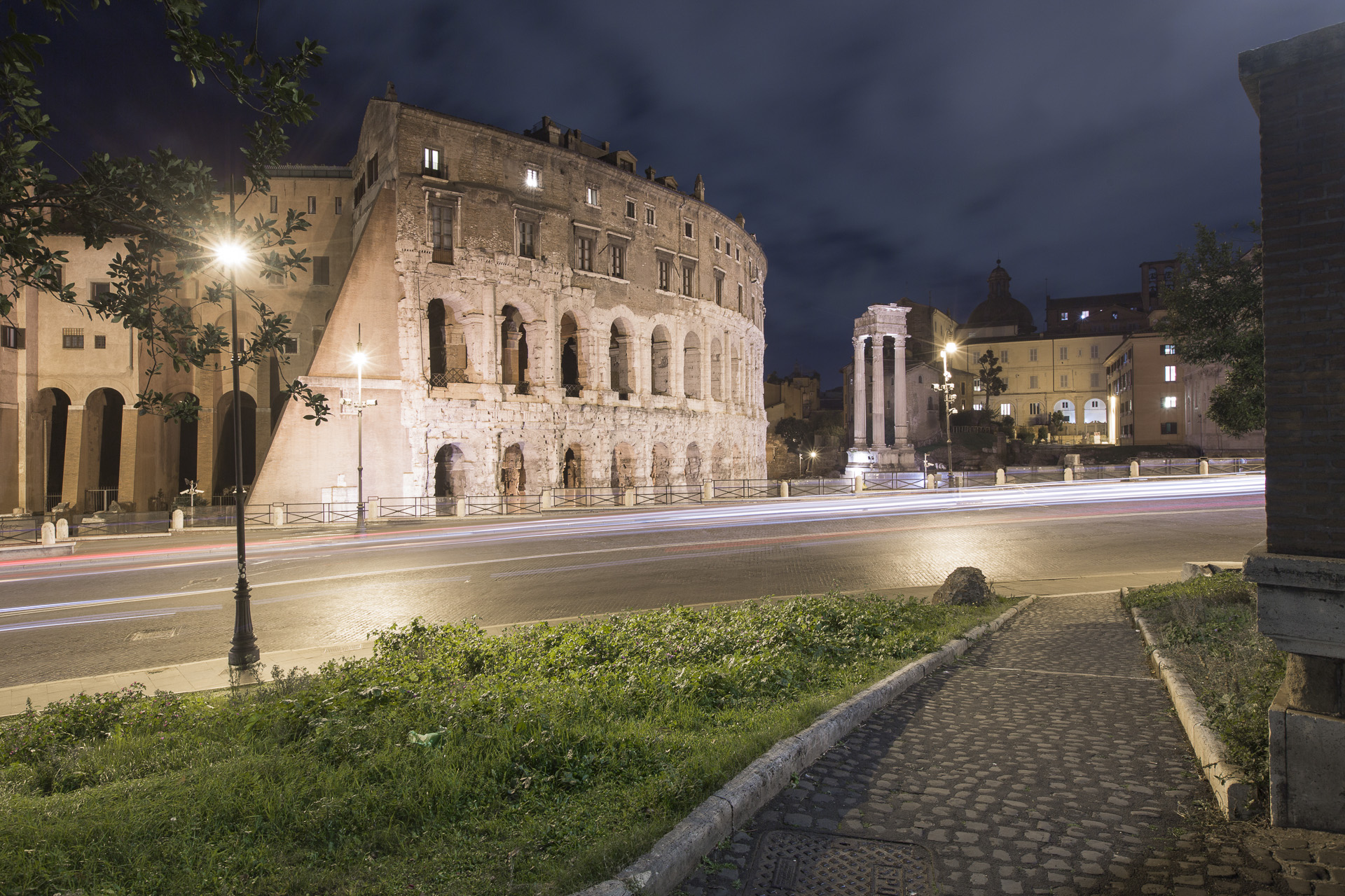 _nf - Roma Teatro Marcello e Portico Di Ottavia lunghe esposizioni